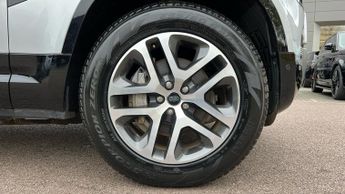 Land Rover Defender 3.0 D300 X-Dynamic SE 110 5dr Auto (7 Seat) With Heated Seats an