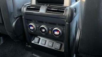 Land Rover Defender 3.0 D300 SE 110 5dr Auto With Climate Seats and Head-up Display