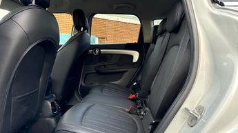 Mini Countryman 1.5 Cooper Exclusive 5dr Auto - LED headlights with cornering li