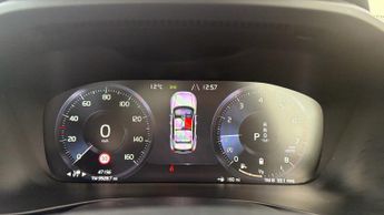 Volvo XC40 2.0 B4P R DESIGN 5dr Auto