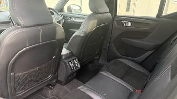 Volvo XC40 2.0 B4P R DESIGN 5dr Auto