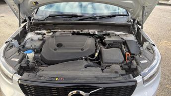 Volvo XC40 2.0 B4P R DESIGN 5dr Auto