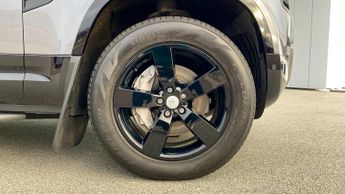 Land Rover Defender 3.0 D300 X-Dynamic SE 110 5dr Auto