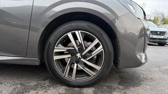 Peugeot 208 1.2 PureTech 130 Allure Premium + 5dr EAT8