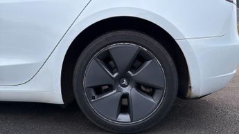 Tesla Model 3 Long Range AWD 4dr Auto