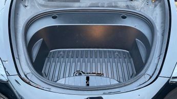 Tesla Model 3 RWD 4dr Auto