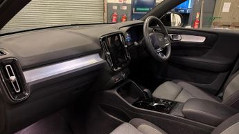 Volvo XC40 2.0 B3P Plus Dark 5dr Auto