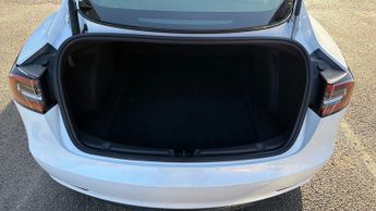 Tesla Model 3 Long Range AWD 4dr Auto
