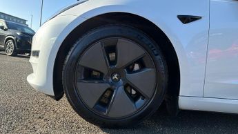 Tesla Model 3 Long Range AWD 4dr Auto