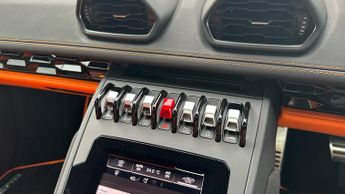 Lamborghini Huracan 5.2 V10 610 2dr Evo Spyder  Auto RWD