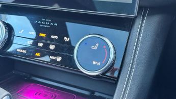 Jaguar F-PACE 2.0 D200 R-Dynamic SE 5dr Auto AWD