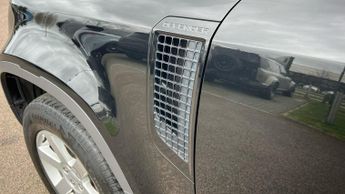 Land Rover Defender 3.0 D250 Hard Top With Heated Seats and 3D Surround Camera