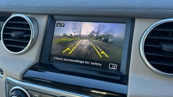 Land Rover Discovery 3.0 SDV6 HSE 5dr Auto With Heated Front and Rear Seats and Slidi