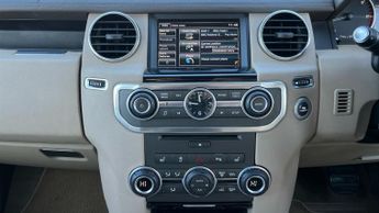 Land Rover Discovery 3.0 SDV6 HSE 5dr Auto With Heated Front and Rear Seats and Slidi