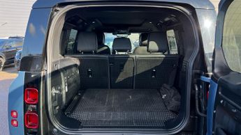 Land Rover Defender 2.0 P400e X-Dynamic HSE 110 5dr Auto With Heated and Cooled Fron