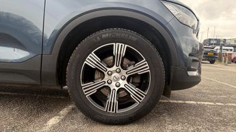 Volvo XC40 2.0 B4P Inscription 5dr AWD Auto