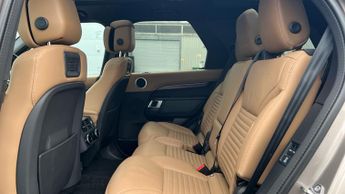 Land Rover Discovery 3.0 D300 Metropolitan Edition 5dr Auto - Low Mileage - 