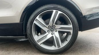 Land Rover Discovery 3.0 D300 Metropolitan Edition 5dr Auto - Low Mileage - 