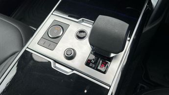 Land Rover Range Rover 3.0 D350 SE 4dr Auto With Climate Seats and Head-up Display