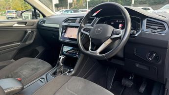 Volkswagen Tiguan 1.4 TSI eHybrid Plug In Hybrid Elegance 5dr DSG Auto with Apple 