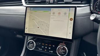 Jaguar F-PACE 2.0 P400e R-Dynamic SE 5dr Auto AWD - Head Up Display -