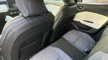 Renault Clio 1.6 E-TECH Hybrid 140 Launch Edition 5dr Auto