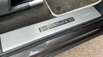 Bentley Bentayga 4.0 V8 Auto 7-Seater With Heated Seats and Sliding Panoramic Roo