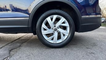 Volkswagen Tiguan 1.5 TSI 150hp ALLSPACE Life 5dr DSG Auto with 7 Seats  Nav  Carp