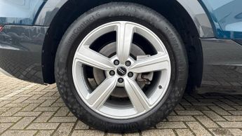 Audi e-Tron 230kW 50 Quattro 71kWh Technik 5dr Auto with 1 Owner  MMI Nav Pl