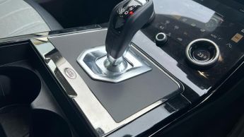 Land Rover Range Rover Evoque 2.0 P250 R-Dynamic HSE 5dr Auto - Low Mileage - Panoramic Sunroo