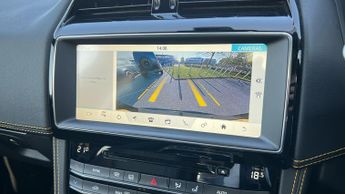 Jaguar F-PACE 2.0 (300) 300 Sport 5dr Auto AWD With Sliding Panoramic Roof and