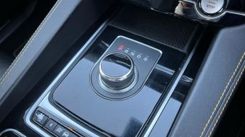 Jaguar F-PACE 2.0 (300) 300 Sport 5dr Auto AWD With Sliding Panoramic Roof and