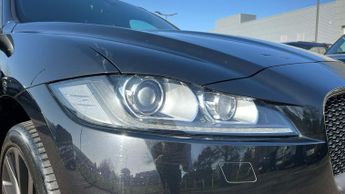 Jaguar F-PACE 2.0 (300) 300 Sport 5dr Auto AWD With Sliding Panoramic Roof and