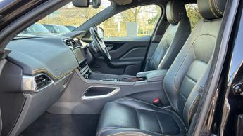 Jaguar F-PACE 2.0 (300) 300 Sport 5dr Auto AWD With Sliding Panoramic Roof and