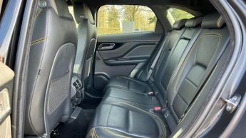 Jaguar F-PACE 2.0 (300) 300 Sport 5dr Auto AWD With Sliding Panoramic Roof and