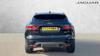 Jaguar F-PACE 2.0 (300) 300 Sport 5dr Auto AWD With Sliding Panoramic Roof and