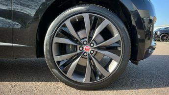 Jaguar F-PACE 2.0 (300) 300 Sport 5dr Auto AWD With Sliding Panoramic Roof and