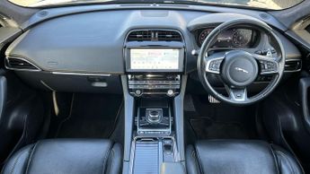 Jaguar F-PACE 2.0 (300) 300 Sport 5dr Auto AWD With Sliding Panoramic Roof and
