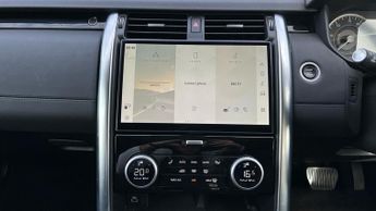 Land Rover Discovery 3.0 D300 S 5dr Auto With Heated Front Seats and Adaptive Cruise 