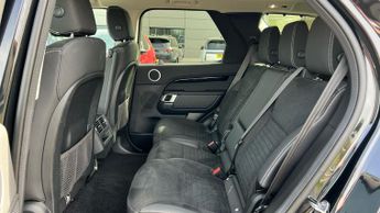 Land Rover Discovery 3.0 D300 S 5dr Auto With Heated Front Seats and Adaptive Cruise 