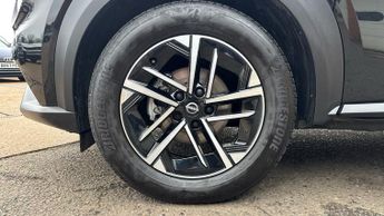 Nissan Juke 1.0 DiG-T N-Connecta 5dr DCT