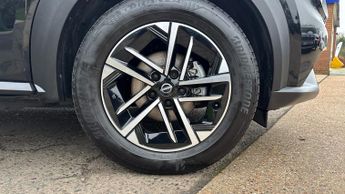 Nissan Juke 1.0 DiG-T N-Connecta 5dr DCT