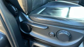 Mercedes-Benz V-Class V220 d AMG Line 5dr 9G-Tronic (Extra Long) With Heated Seats and