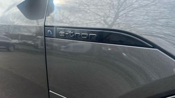 Audi Q8 300kW 55 Quattro 114kWh Black Edition 5dr Auto