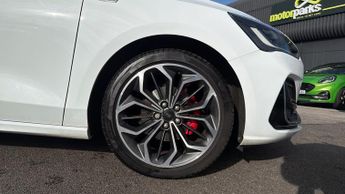 Ford Focus 1.0 EcoBoost Hybrid mHEV ST-Line Vign 5dr Auto
