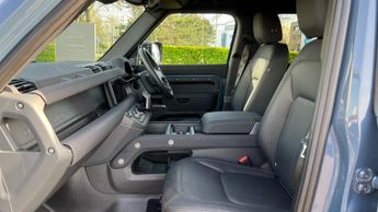 Land Rover Defender 3.0 D250 X-Dynamic SE 110 5dr Auto With Heated Front Seats and S