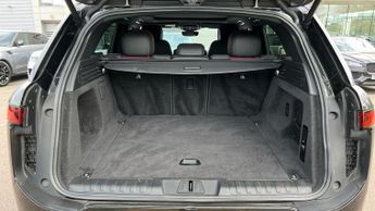 Land Rover Range Rover Sport 3.0 D300 Dynamic SE 5dr Auto With Heated Front and Rear Seats an