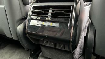 Land Rover Range Rover Sport 3.0 D300 Dynamic SE 5dr Auto With Heated Front and Rear Seats an