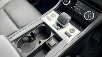 Jaguar F-PACE 2.0 D200 R-Dynamic HSE Black 90th Anniv 5dr Auto