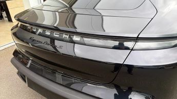 Porsche Taycan 560kW Turbo S 93kWh 4dr Auto